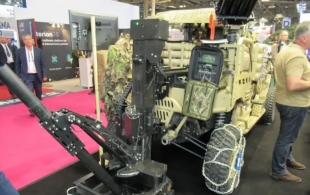 «Испытаны в бою на Украине»: французский спецназ вооружается мобильным минометом Alakran